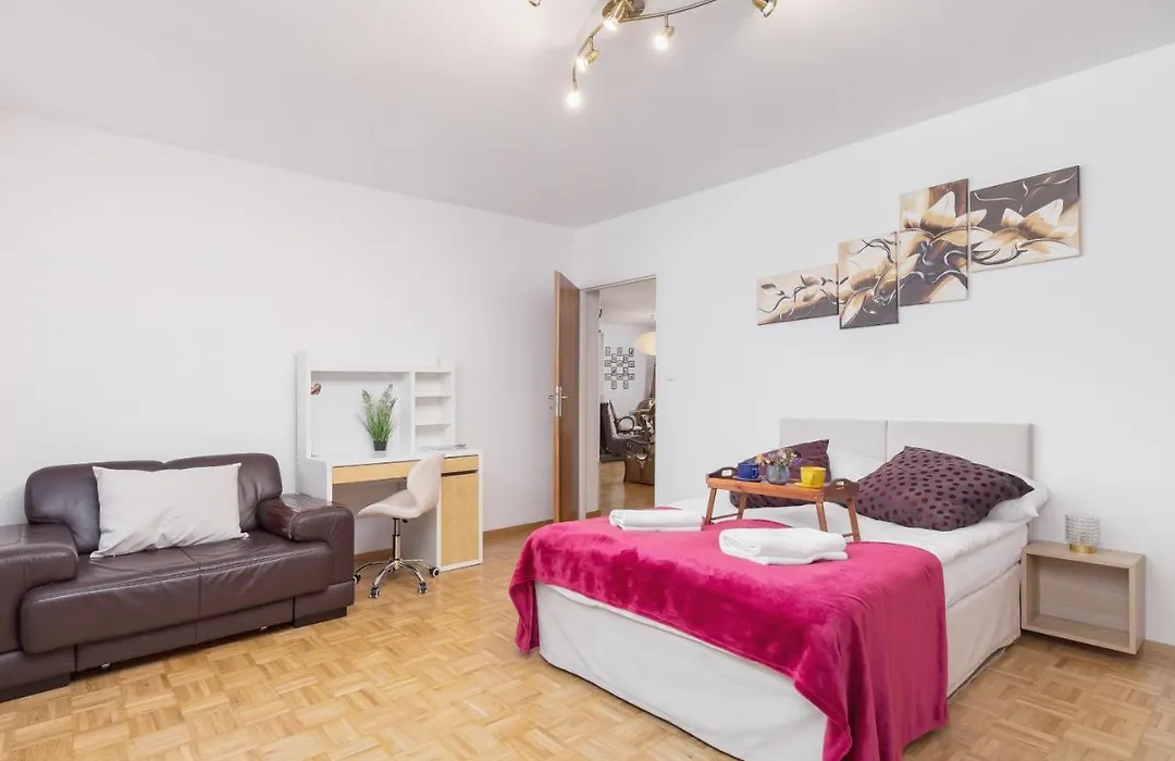Apartments Krakow Mały Płaszów by Renters-1